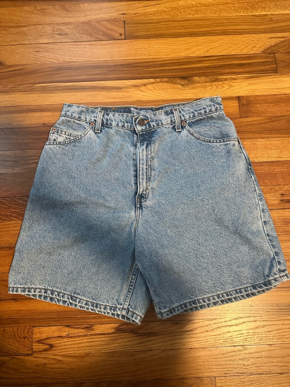 Vintage Levi’s 951 Relaxed-Fit Denim Shorts - Picture 2 of 4